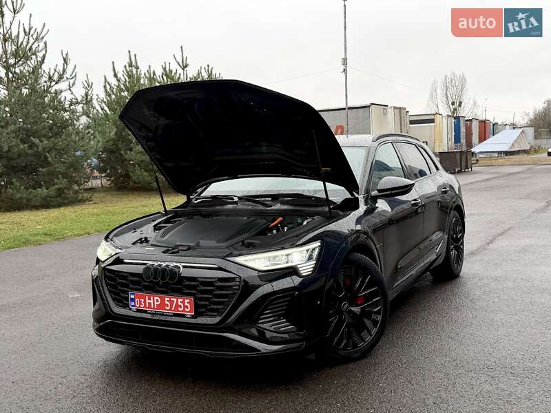 Внедорожник / Кроссовер Audi Q8 e-tron 2023 в Киеве