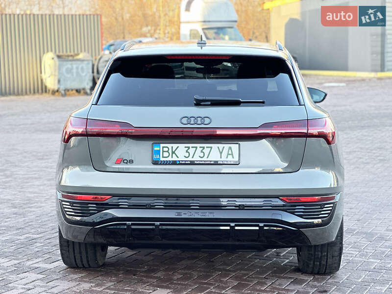 Внедорожник / Кроссовер Audi Q8 e-tron 2023 в Ровно