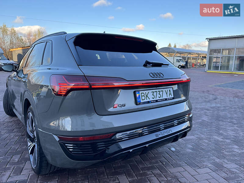 Внедорожник / Кроссовер Audi Q8 e-tron 2023 в Ровно