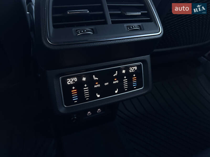 Внедорожник / Кроссовер Audi Q8 e-tron 2023 в Ровно