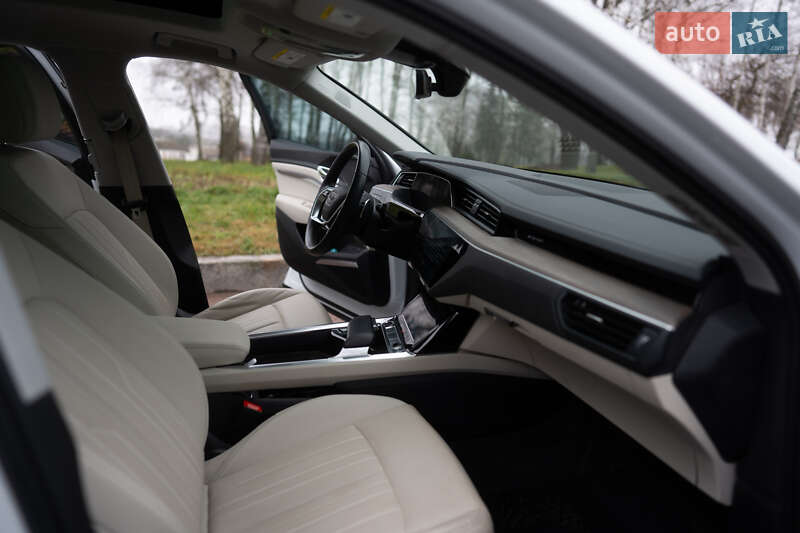 Внедорожник / Кроссовер Audi Q8 e-tron 2023 в Житомире фото 25 Внедорожник / Кроссовер Audi Q8 e-tron 2023 в Житомире