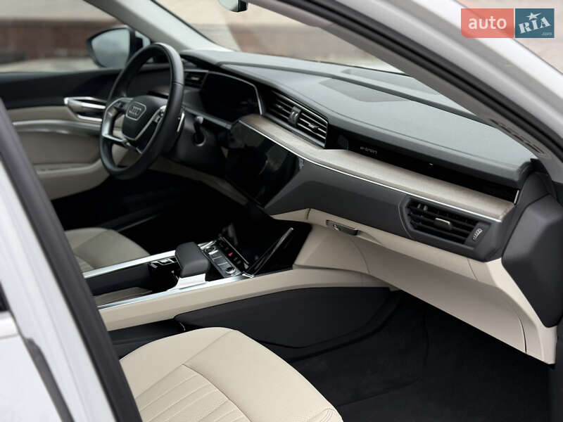 Внедорожник / Кроссовер Audi Q8 e-tron 2023 в Киеве фото 38 Внедорожник / Кроссовер Audi Q8 e-tron 2023 в Киеве