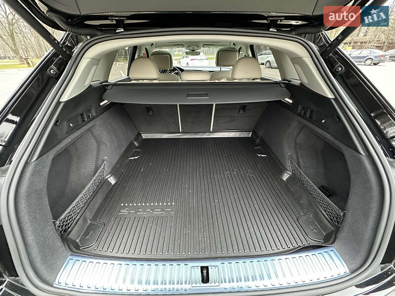 Внедорожник / Кроссовер Audi Q8 e-tron 2023 в Харькове