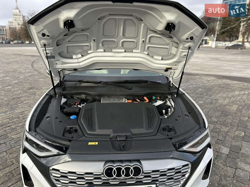 Внедорожник / Кроссовер Audi Q8 e-tron 2023 в Харькове