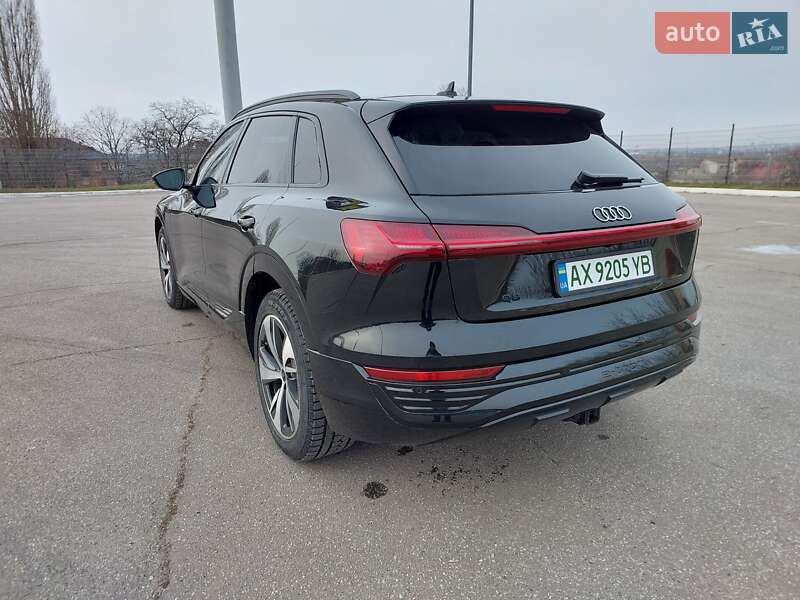 Внедорожник / Кроссовер Audi Q8 e-tron 2023 в Харькове