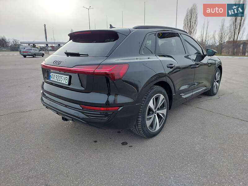 Внедорожник / Кроссовер Audi Q8 e-tron 2023 в Харькове