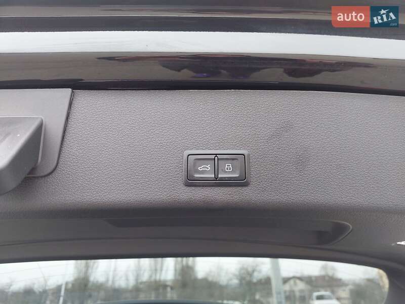 Внедорожник / Кроссовер Audi Q8 e-tron 2023 в Харькове