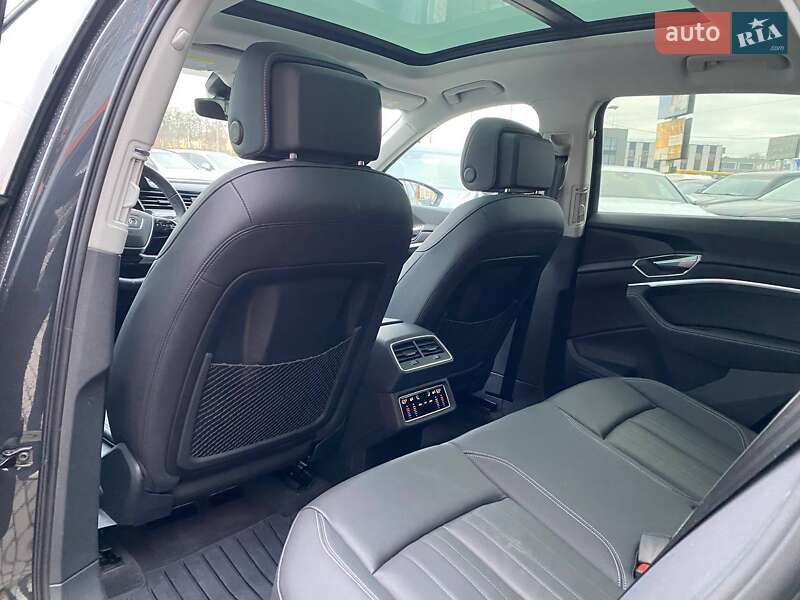 Внедорожник / Кроссовер Audi Q8 e-tron 2023 в Львове фото 21 Внедорожник / Кроссовер Audi Q8 e-tron 2023 в Львове