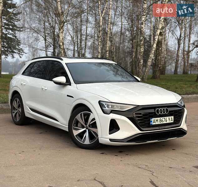 Внедорожник / Кроссовер Audi Q8 e-tron 2024 в Киеве