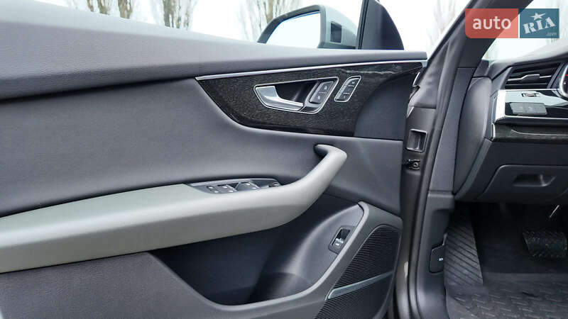 Внедорожник / Кроссовер Audi Q8 e-tron 2023 в Киеве