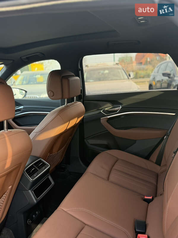 Внедорожник / Кроссовер Audi Q8 e-tron 2023 в Луцке