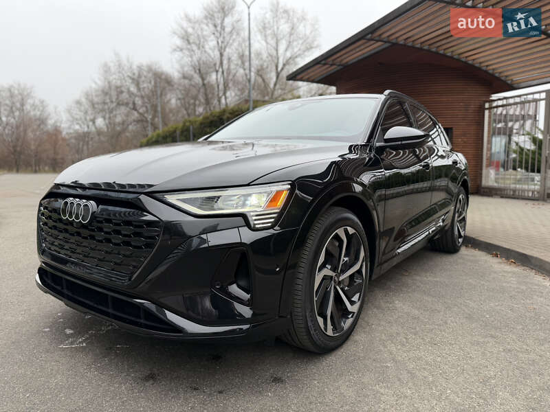Внедорожник / Кроссовер Audi Q8 e-tron 2023 в Киеве