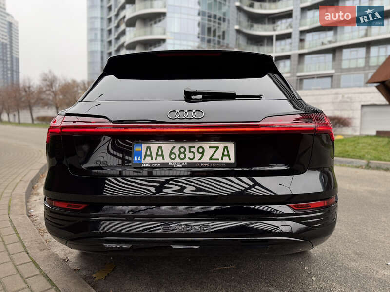 Внедорожник / Кроссовер Audi Q8 e-tron 2023 в Киеве