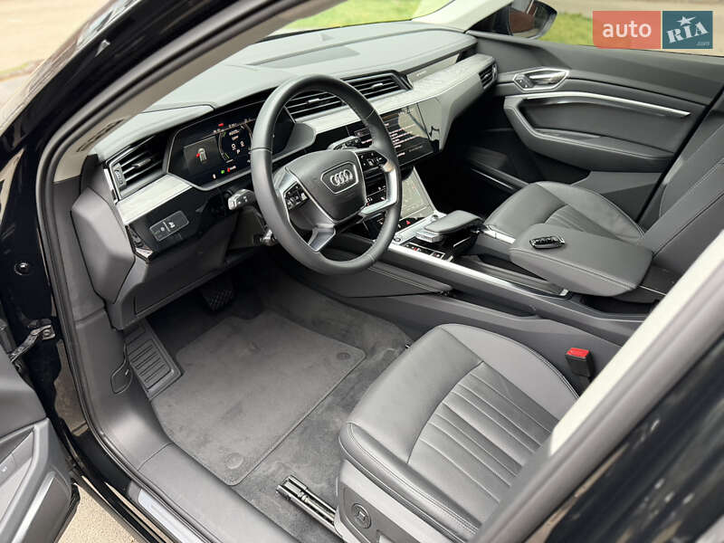 Внедорожник / Кроссовер Audi Q8 e-tron 2023 в Киеве