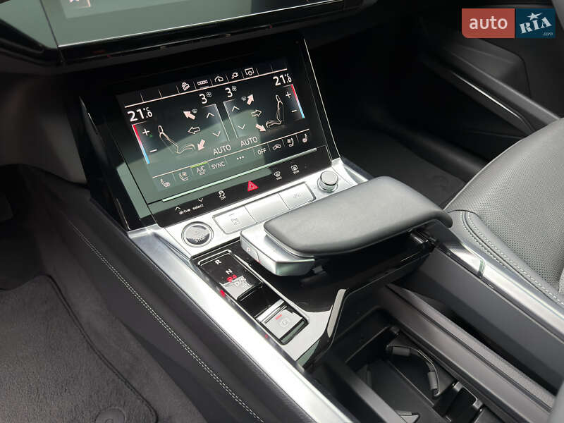 Внедорожник / Кроссовер Audi Q8 e-tron 2023 в Киеве