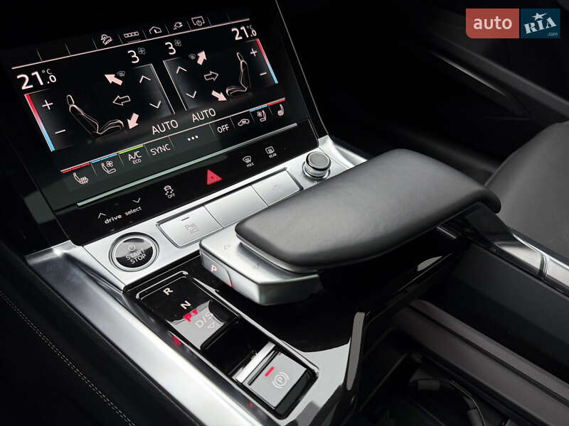 Внедорожник / Кроссовер Audi Q8 e-tron 2023 в Киеве