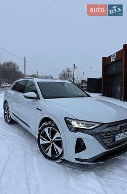 Позашляховик / Кросовер Audi Q8 e-tron 2023 в Чернігові