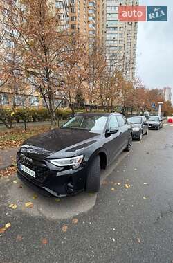Позашляховик / Кросовер Audi Q8 e-tron 2023 в Києві