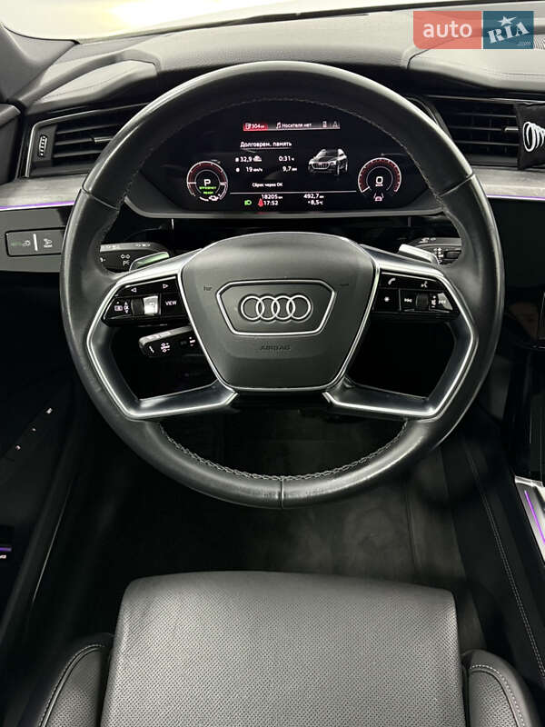 Позашляховик / Кросовер Audi Q8 e-tron 2023 в Одесі