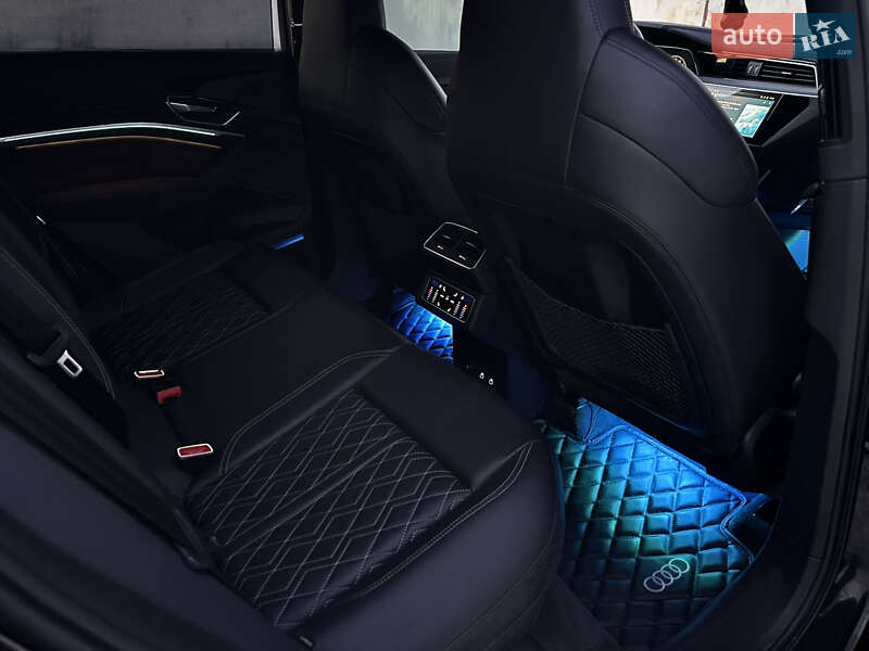 Внедорожник / Кроссовер Audi Q8 e-tron 2023 в Белой Церкви