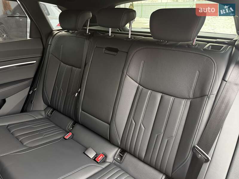 Внедорожник / Кроссовер Audi Q8 e-tron 2023 в Мукачево