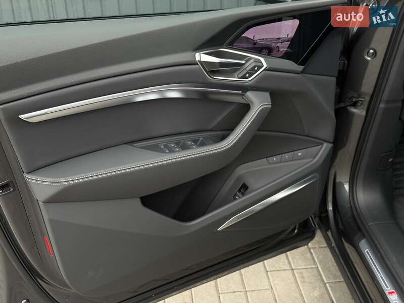 Внедорожник / Кроссовер Audi Q8 e-tron 2023 в Мукачево