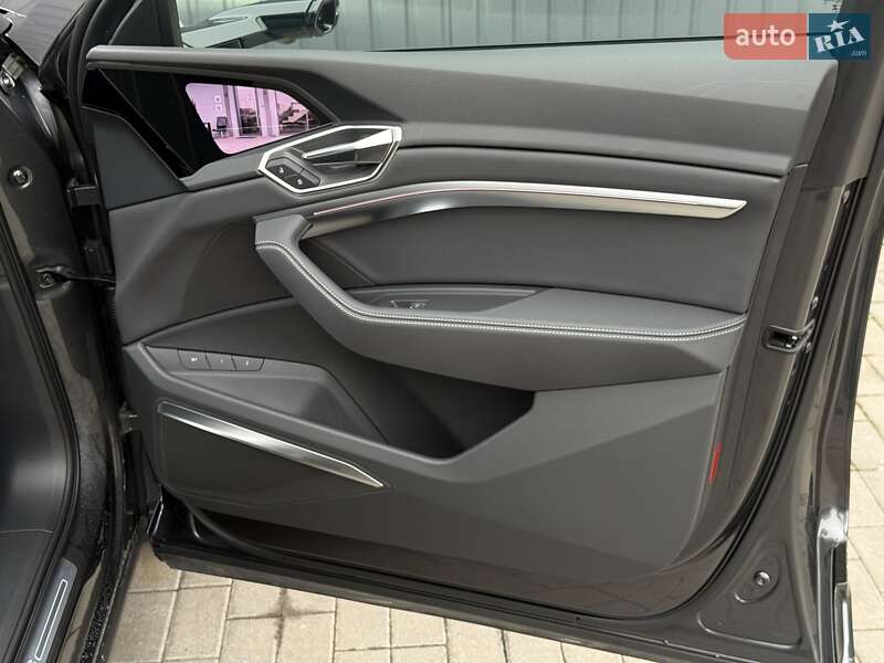 Внедорожник / Кроссовер Audi Q8 e-tron 2023 в Мукачево