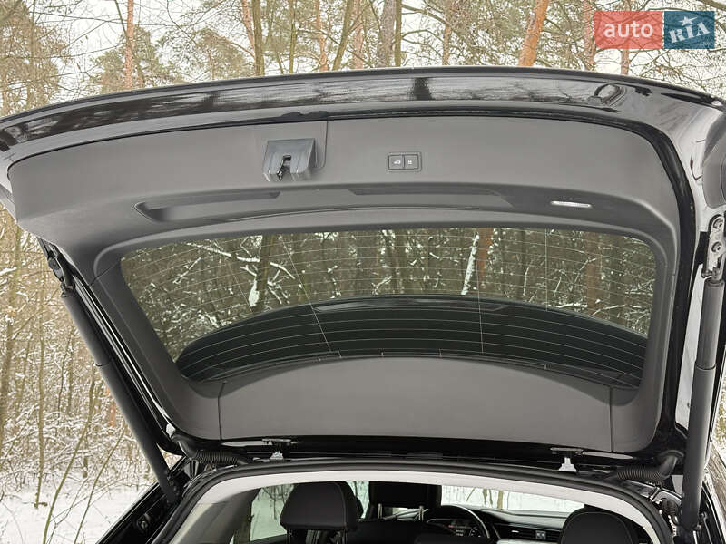 Позашляховик / Кросовер Audi Q8 e-tron 2023 в Києві