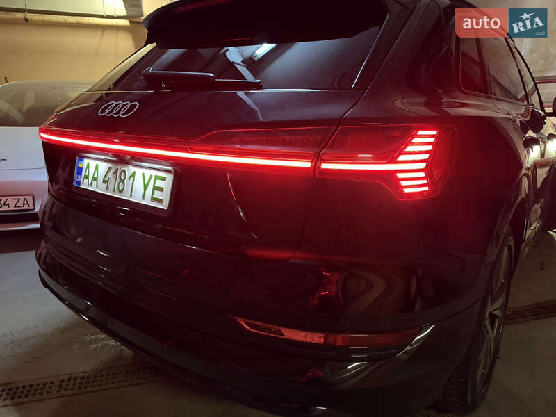 Внедорожник / Кроссовер Audi Q8 e-tron 2023 в Киеве