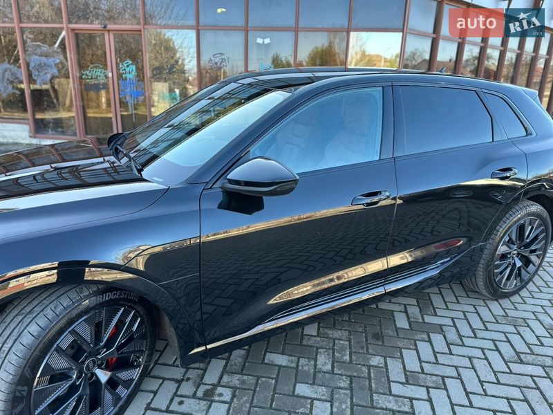 Позашляховик / Кросовер Audi Q8 e-tron 2024 в Рівному