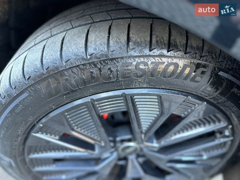 Позашляховик / Кросовер Audi Q8 e-tron 2024 в Рівному