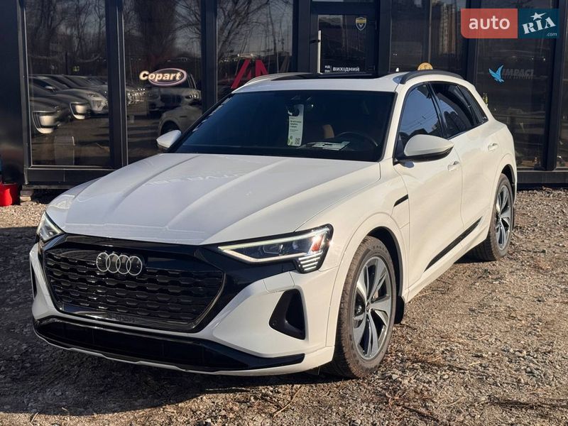 Внедорожник / Кроссовер Audi Q8 e-tron 2023 в Киеве