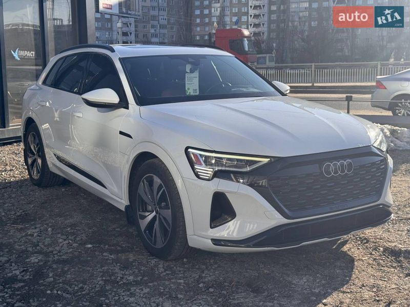 Внедорожник / Кроссовер Audi Q8 e-tron 2023 в Киеве