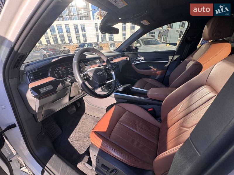 Внедорожник / Кроссовер Audi Q8 e-tron 2023 в Киеве