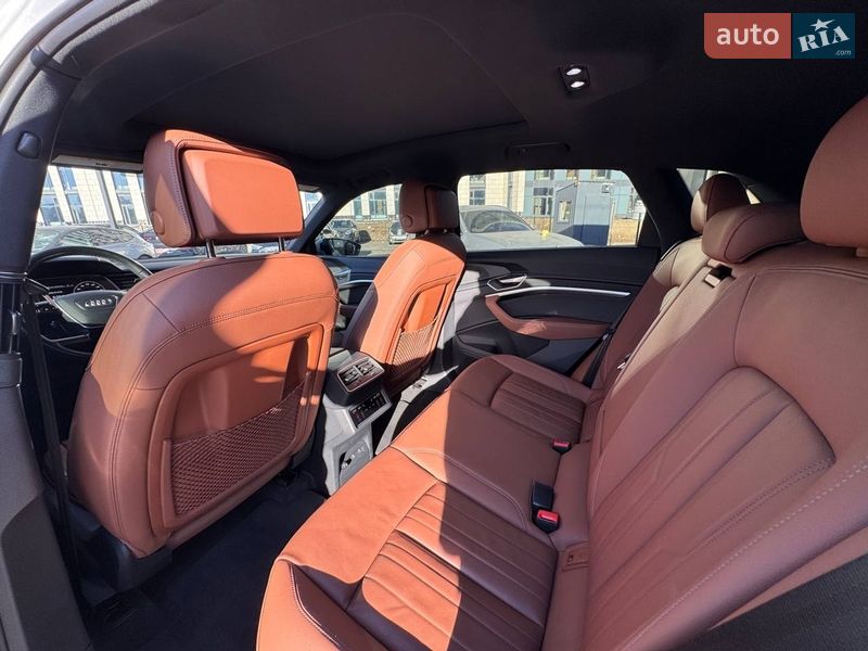Внедорожник / Кроссовер Audi Q8 e-tron 2023 в Киеве