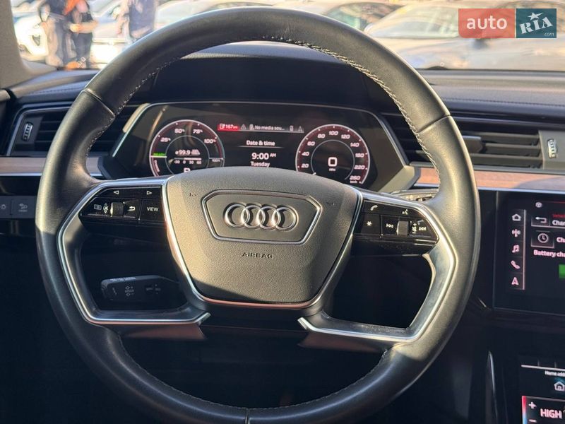 Внедорожник / Кроссовер Audi Q8 e-tron 2023 в Киеве