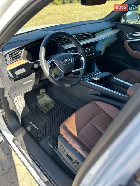 Внедорожник / Кроссовер Audi Q8 e-tron 2024 в Киеве