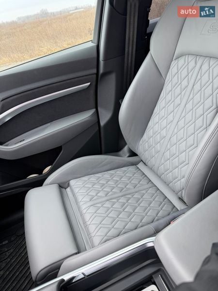 Внедорожник / Кроссовер Audi Q8 e-tron 2023 в Виннице