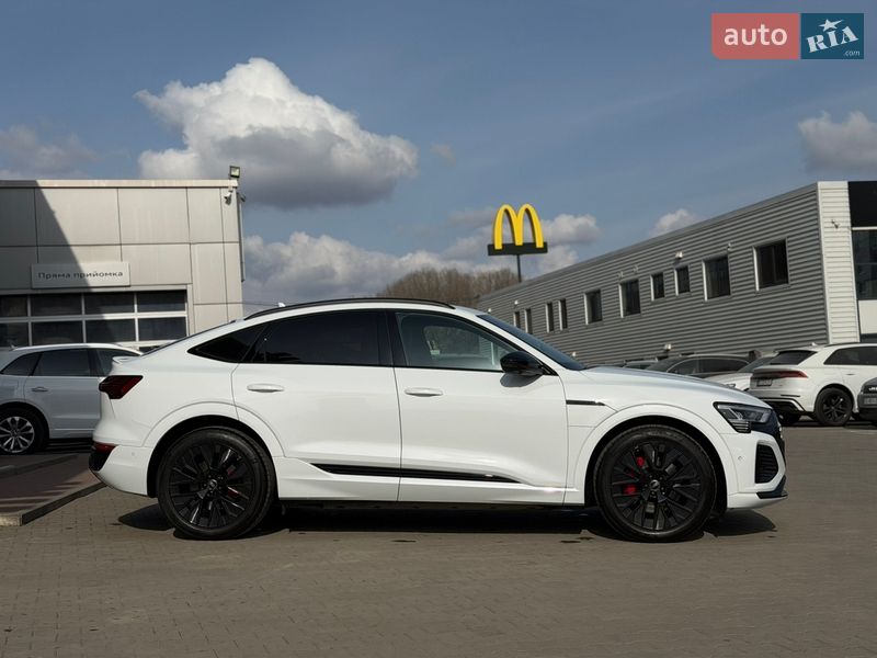 Внедорожник / Кроссовер Audi Q8 e-tron 2023 в Хмельницком