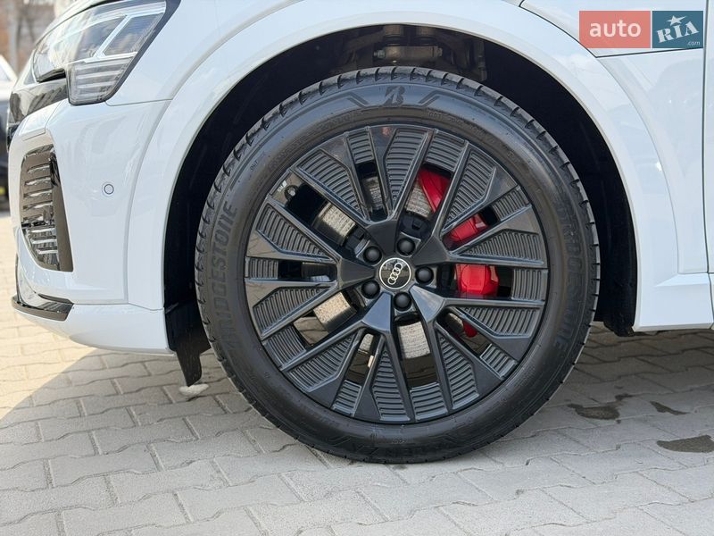 Внедорожник / Кроссовер Audi Q8 e-tron 2023 в Хмельницком