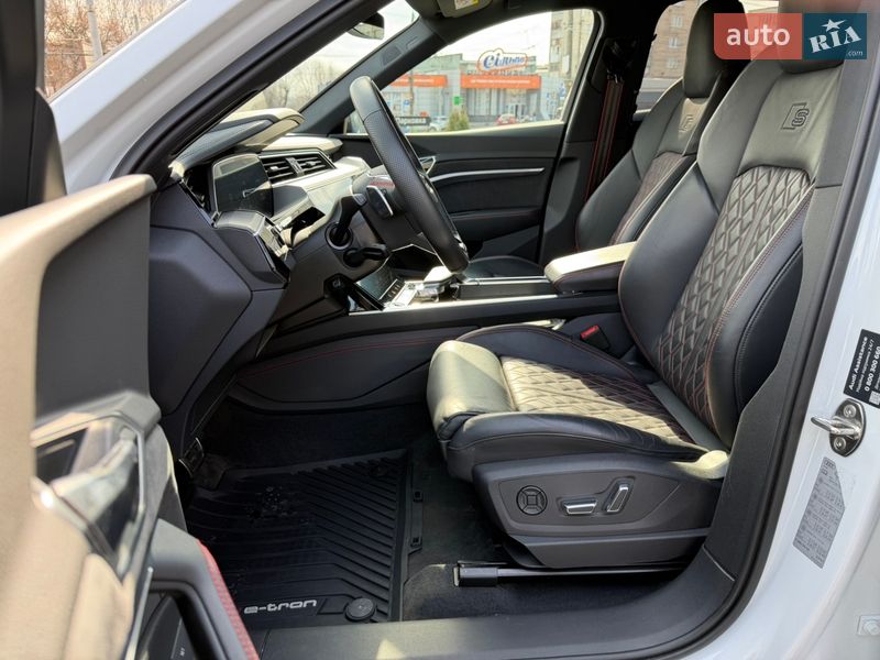 Внедорожник / Кроссовер Audi Q8 e-tron 2023 в Хмельницком