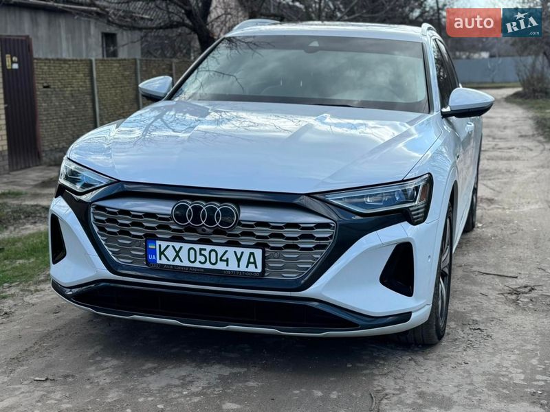 Внедорожник / Кроссовер Audi Q8 e-tron 2023 в Харькове