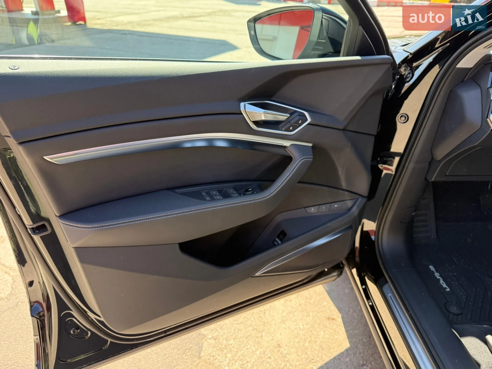 2023 Audi Q8 - мініатюра 19