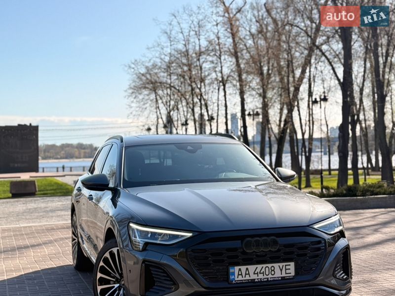 Внедорожник / Кроссовер Audi Q8 e-tron 2024 в Киеве