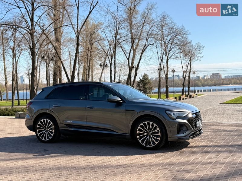 Внедорожник / Кроссовер Audi Q8 e-tron 2024 в Киеве