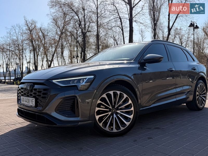 Внедорожник / Кроссовер Audi Q8 e-tron 2024 в Киеве
