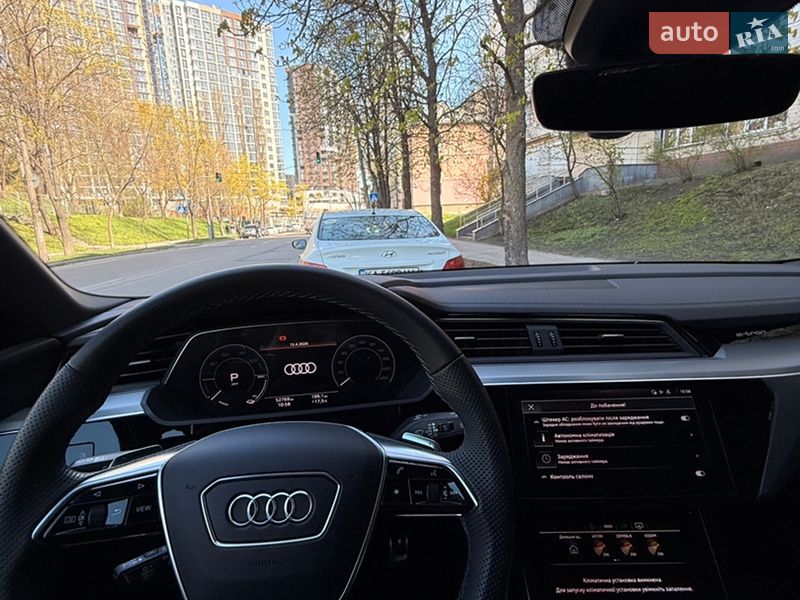 Внедорожник / Кроссовер Audi Q8 e-tron 2024 в Киеве