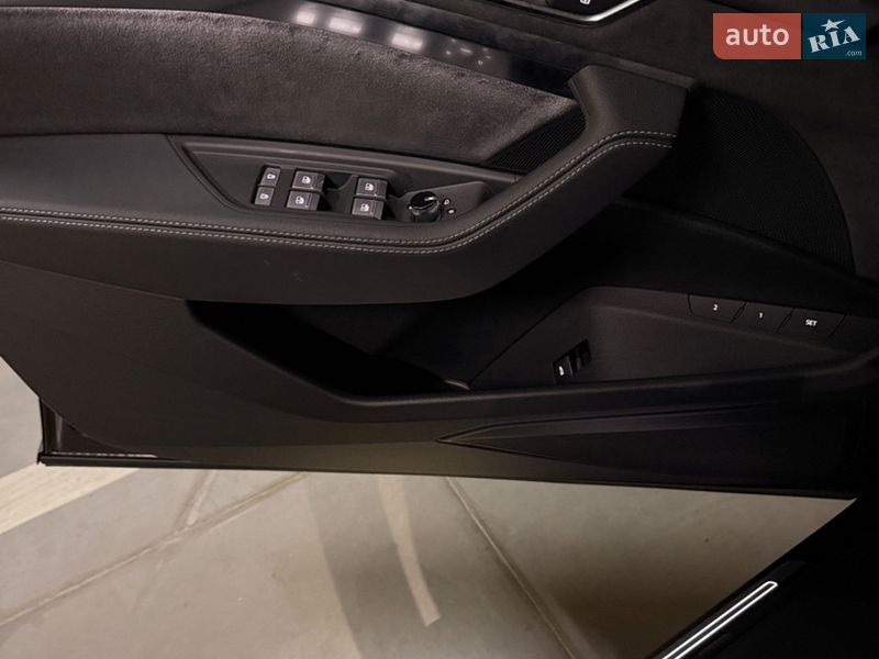 Внедорожник / Кроссовер Audi Q8 e-tron 2024 в Киеве