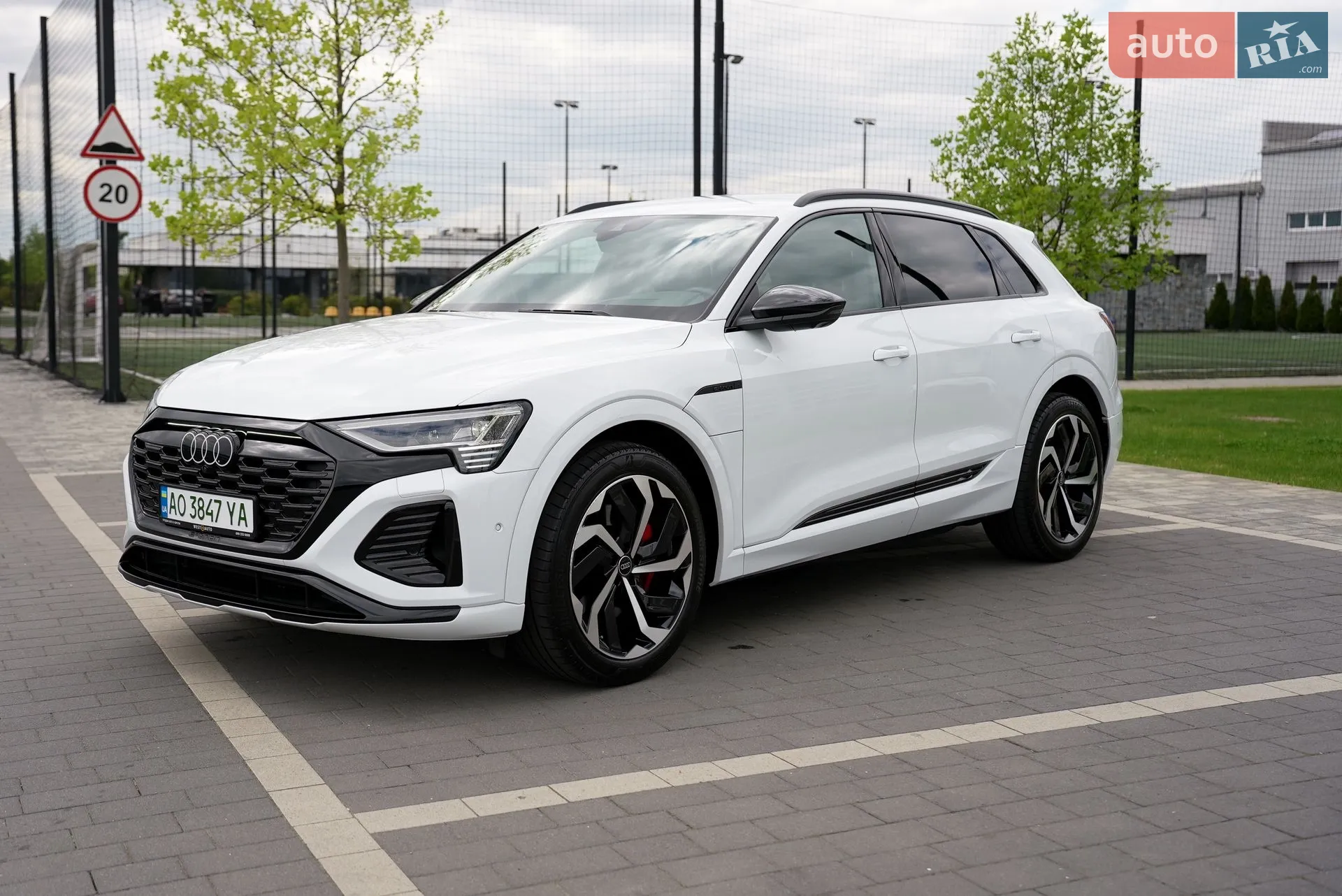 2023 Audi Q8 - мініатюра 4