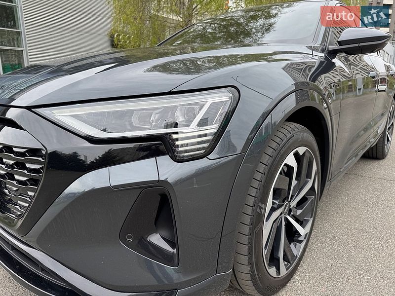Внедорожник / Кроссовер Audi Q8 e-tron 2024 в Киеве